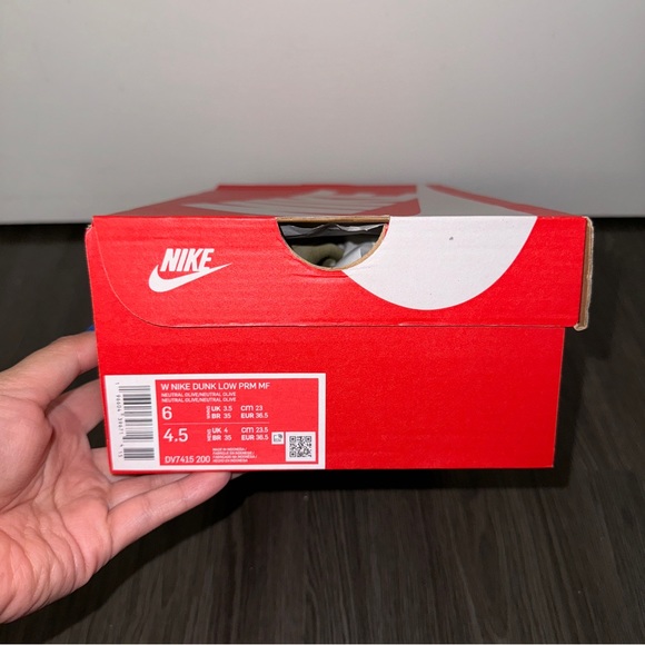 Nike Dunk Low Premium MF Neutral Olive/Sail Sneakers Women’s size 6 New in Box - Picture 2 of 13